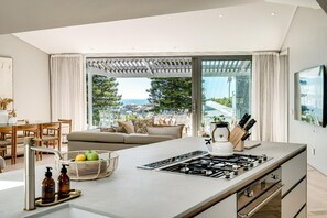 House - 4 Bed Coastal Retreat W Pool Views Llandudno Sands (Cape Town)