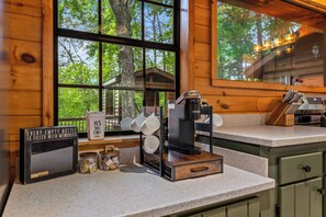 Fridge, microwave, oven, stovetop - Blue Ridge Cabin with Hot Tub. Pet Friendly. Amazing Views, and 2 Fireplaces! (Mineral Bluff)