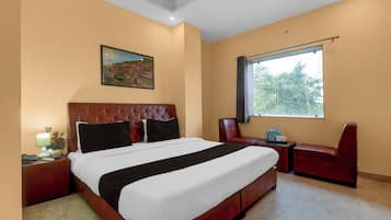 Deluxe Double Room, City View | Blackout curtains, soundproofing, iron/ironing board, free WiFi