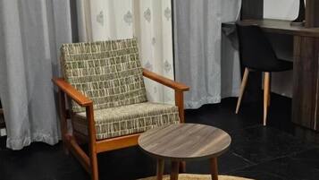 Deluxe Double Room, Balcony, Mountain View | Interior