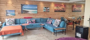 Living area - Amazing View Penthouse with Heating (Table View/Cape Town)
