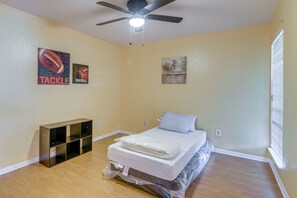 Interior - 2 Mi to Hospitals! Houston Condo w/ Pool Access (Houston)