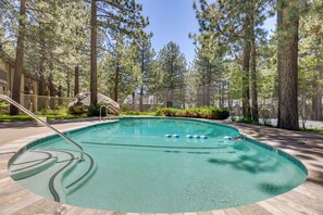 Apartment (2 Bedrooms) | Interior - Condo 1 Mi to Village Pool + Resort Amenities (Mammoth Lakes)