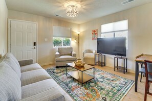 House (3 Bedrooms) | Interior - 2 Mi to Old Town Abq! Cozy Desert Retreat (Albuquerque)