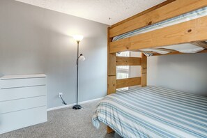Interior - Silverthorne Condo w/ Balcony: Hike, Fish & Golf! (Silverthorne)