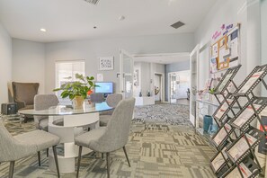 Interior - Hike & Golf in Fountain Hills! Resort-style Condo (Fountain Hills)