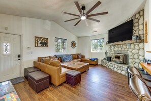 Interior - Big Bear Nature Escape! Cabin 7 Mi to Lake (Sugarloaf)