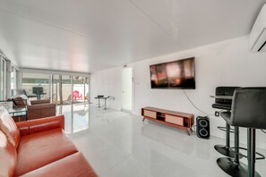 Interior - Stroll to Dtwn: Delray Beach Home w/ Outdoor Oasis (Delray Beach)