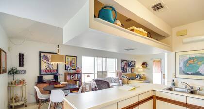 1 Block to Beach: Biloxi Hidden Gem w/ Gulf View