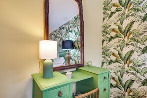 House (2 Bedrooms) | Interior - Walk to Beach! Romantic 'deja View' Apt in Biloxi (Biloxi)