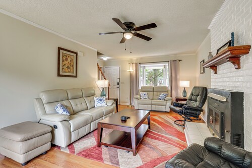 Quiet Family Home w/ Yard! 9 Mi to Dtwn Greenville