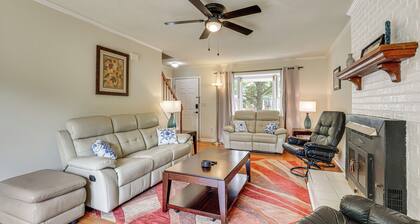 Quiet Family Home w/ Yard! 9 Mi to Dtwn Greenville