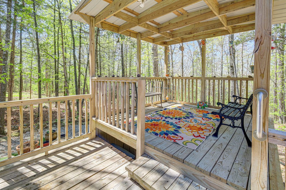 2 Mi to Cherokee Landing! Secluded Forest Escape - Prim, AR