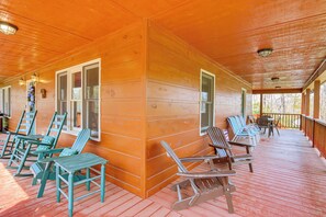 House (4 Bedrooms) | Interior - Hot Tub & Game Room! Group Retreat in Ellijay (Ellijay)