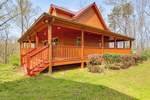 House (4 Bedrooms) | Interior - Deer Hart- Hot Tub & Game Room, Retreat in Ellijay (Ellijay)
