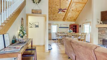 House (4 Bedrooms) | Interior