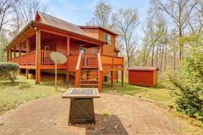 Interior - Hot Tub & Game Room! Group Retreat in Ellijay (Ellijay)