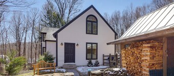 Charming Dorset Cottage Nestled in the Treetops