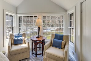 Interior - Charming Dorset Cottage Nestled in the Treetops (Dorset)