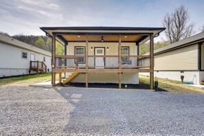 Interior - Modern Erwin Getaway Near the AT & Nolichucky (Erwin)