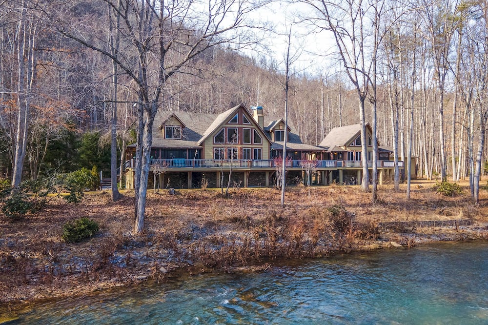 'serenity on the River' Luxe Lewisburg Cabin! - Blue Bend, WV