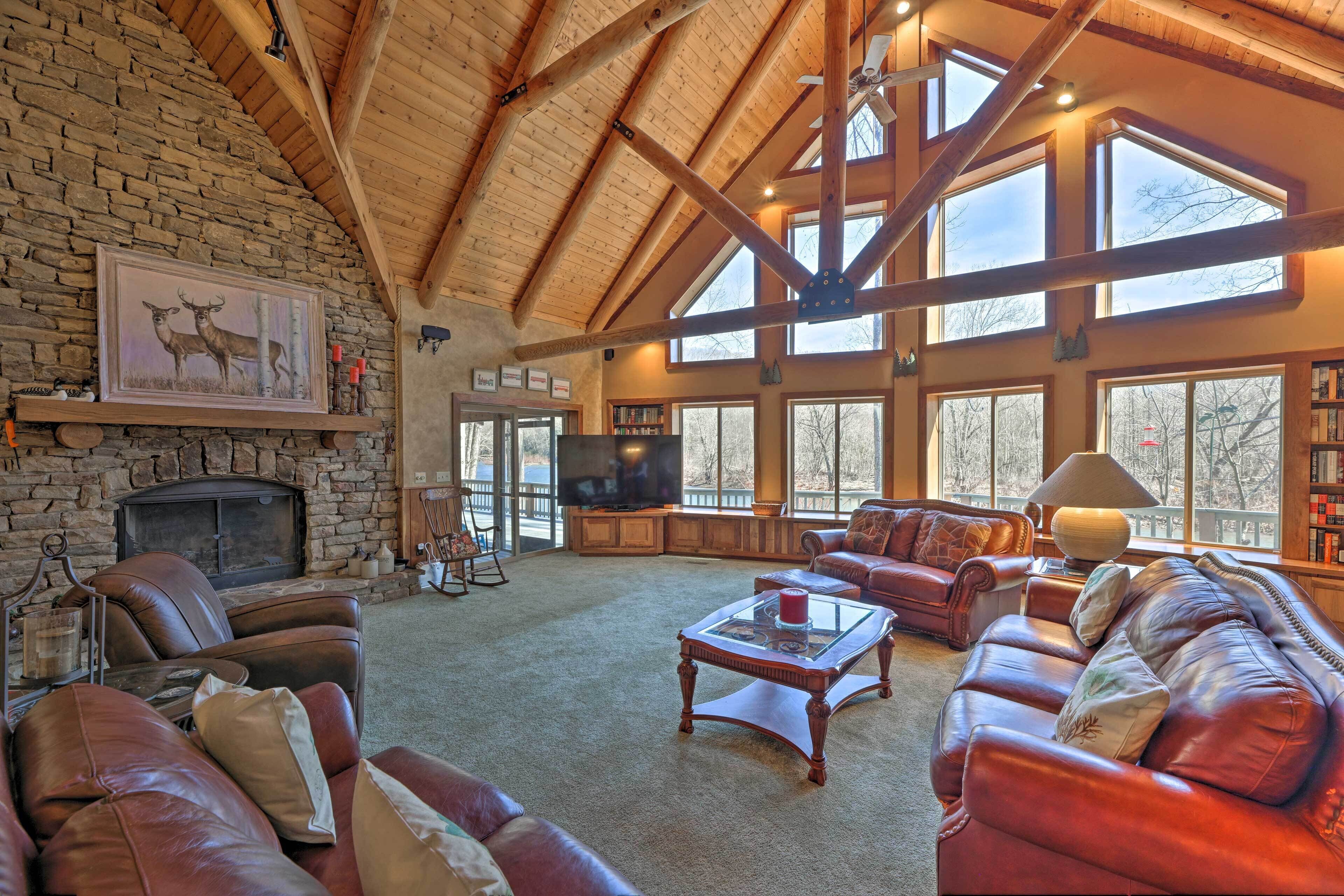 House (5 Bedrooms) | Interior