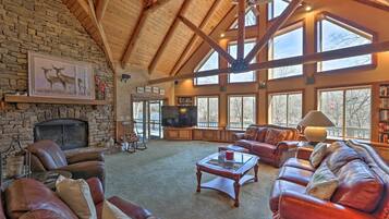 House (5 Bedrooms) | Interior