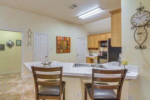 Interior - Explore Alvin! Charming Home Near College & Dtwn (Alvin)