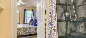 Explore Alvin! Charming Home Near College & Dtwn