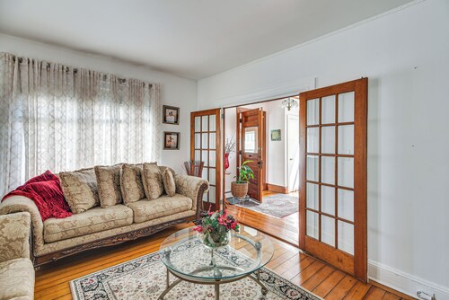 Walk to Wharf & Beaches! Newport Home w/ Patio