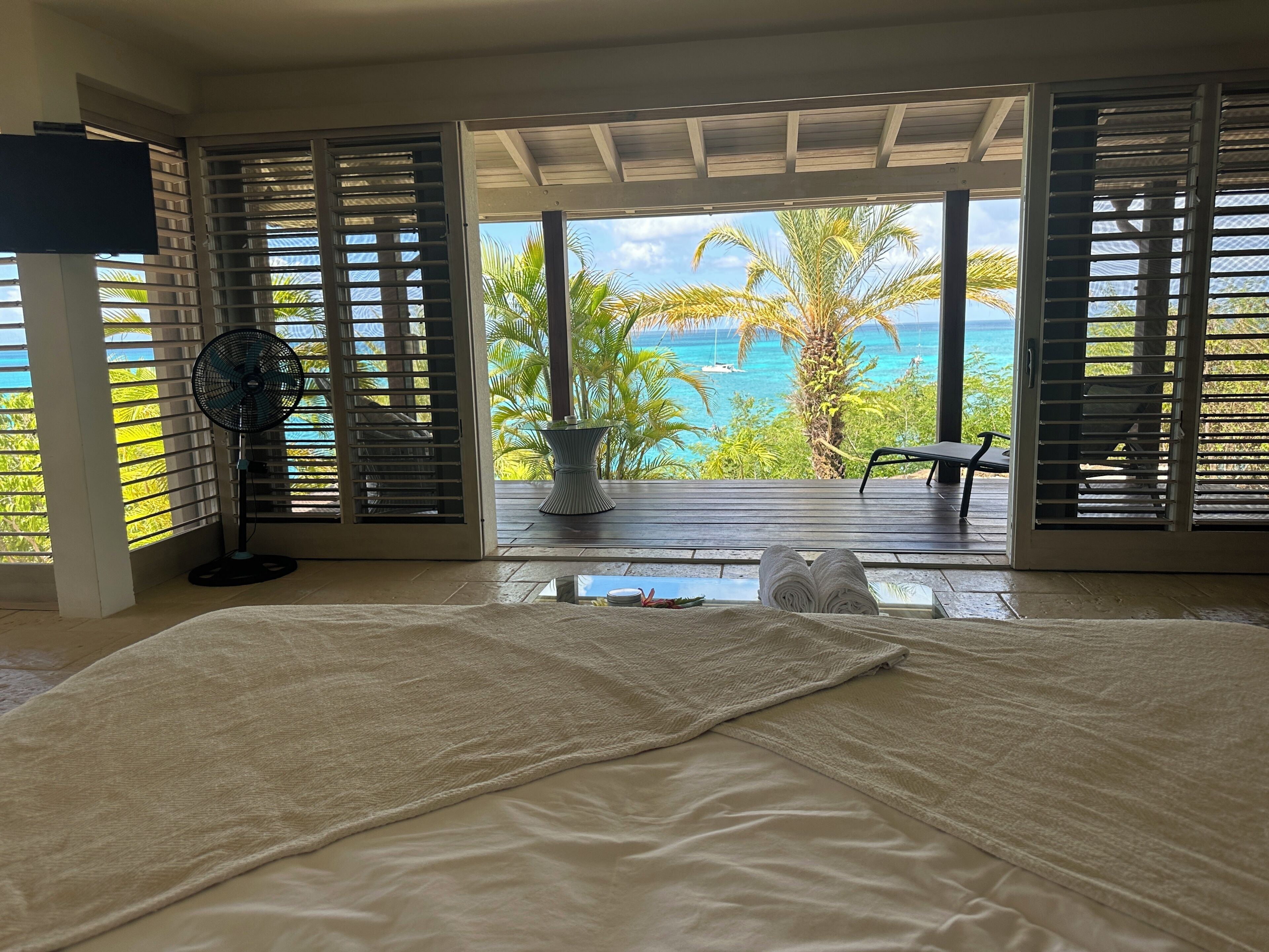 3 bedrooms, in-room safe, free WiFi, bed sheets