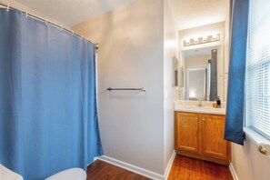 Hair dryer - Newly renovated home, across the street from a beautiful state nature park! (Chattanooga)