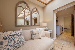 Living area - Charnwood Cottage (4), Burnham Market, Norfolk (Burnham Market)