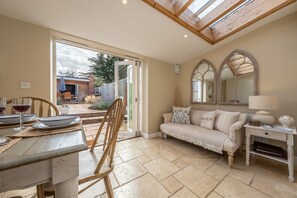 TV, fireplace - Charnwood Cottage (4), Burnham Market, Norfolk (Burnham Market)