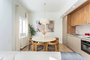 Dining - This bright apartment on Calle Julián Besteiros offers the perfect balance between modern comfort and functionality, ideal for those seeking a longer stay in Madrid with all the comforts of home. (MADRID)