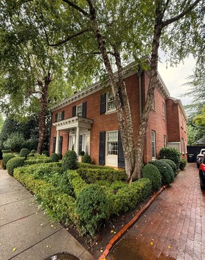 Exterior - Stately Kalorama Home 4BR 4.5BA (Washington)