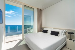 Room - Wonderful  villa for 8 people with A/C, WIFI, private pool, TV, balcony and panoramic view (Noto)