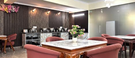 Apartment, City View | Restaurant