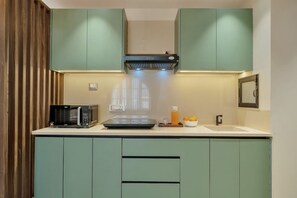 House - Modern 1bhk in Candolim Pool Gym Near Beach (Candolim)