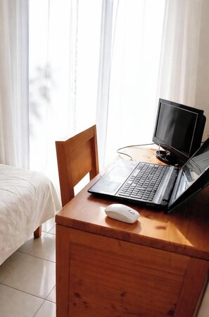 Room - Corse T2 - garden and terrace 150 m from the sea, pool - quiet, ideal family (Poggio-Mezzana)