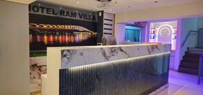 Lobby - Hotel Ram Villa (Ahmedabad)