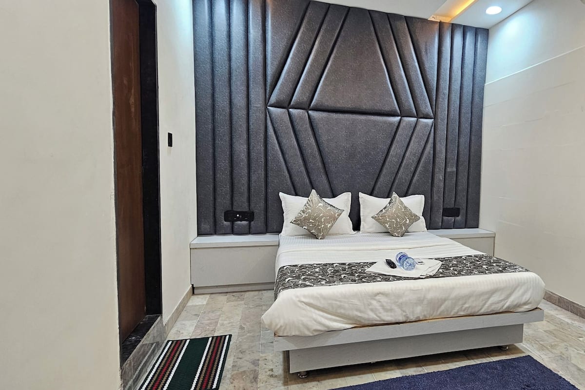 Deluxe Double Room, City View