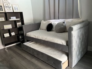 Room - Miami Private Tropical Oasis (North Miami Beach)