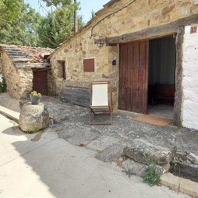 THE SHELTER OF MOLINOS DE RAZÓN