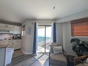 TV - 2BR Tower Ocean View | Myrtle Beach Resort RT2114 (Myrtle Beach)