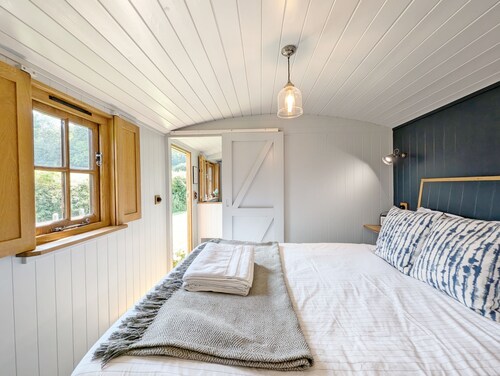 Deer Lodge - Rowlands Castle -  a lodge/cabin that sleeps 3 guests