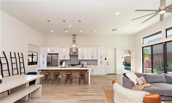 Interior - Salt water Pool Villa - 4 Bedrooms (La Quinta)