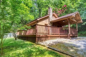 Cabin, 2 Bedrooms | Exterior - Bearly Rustic 2 Bedroom Cabin (Sevierville)