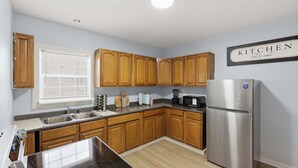 Dupleks, 2 kamar tidur | Dapur pribadi | Mesin pembuat kopi/teh, lemari es, oven, dan pemanggang roti