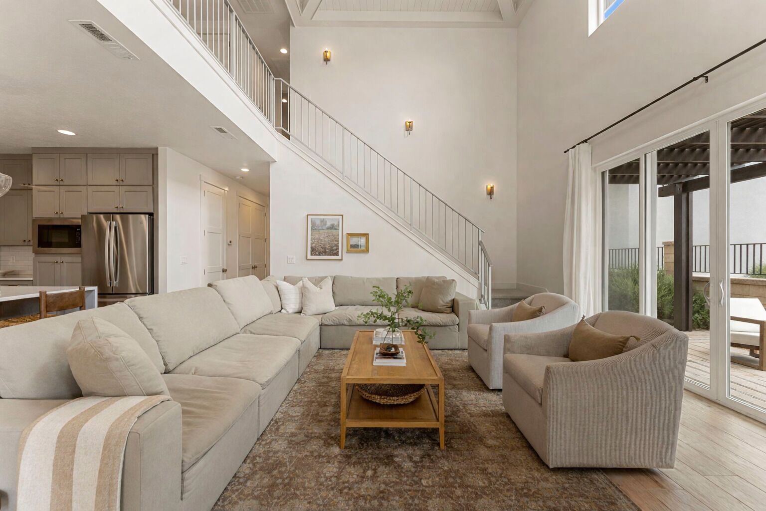 House, 6 Bedrooms | Living area | Smart TV